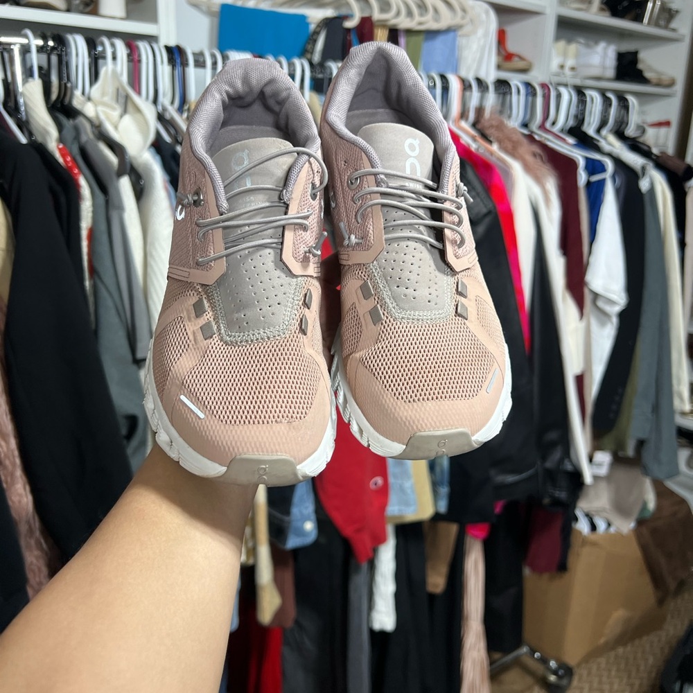 🔥🔥On Cloud Running Women's Blush Sneakers size 7 - Picture 4 of 9